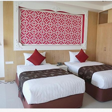 Lucky Sun Patong Hotel Exterior photo